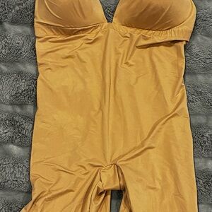 Assets Spanx Shaping Plunge Low-Back Mid-Thigh Bodysuit Size XL Neutral